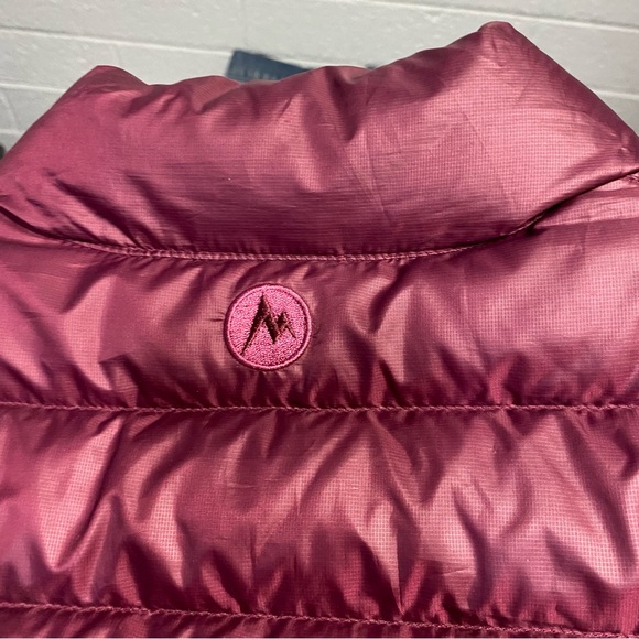 Marmot 700 Fill Women’s Duck Down PufferJacket Berry/Burgundy Large Small Flaw - Picture 4 of 14